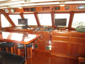 navigation station, Defever 72, trawler for sale