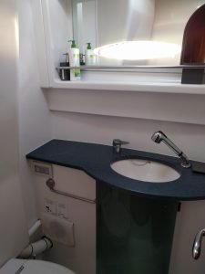 bath, FP 60 Eleuthera, catamaran for sale