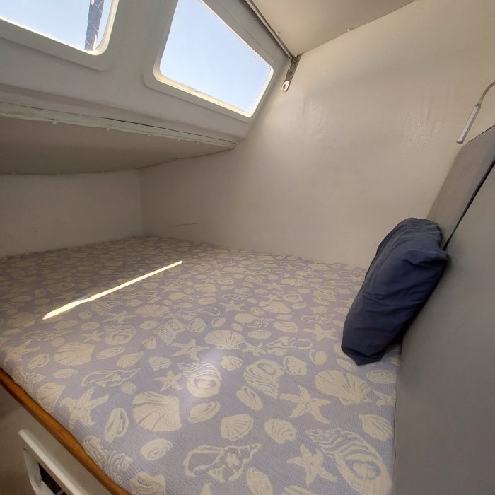 bed, Dean 365, catamaran for sale
