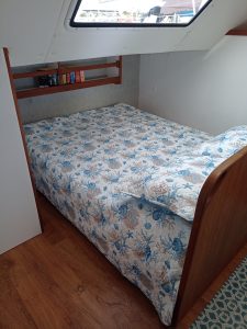 bed, Endeavour 44, catamaran for sale
