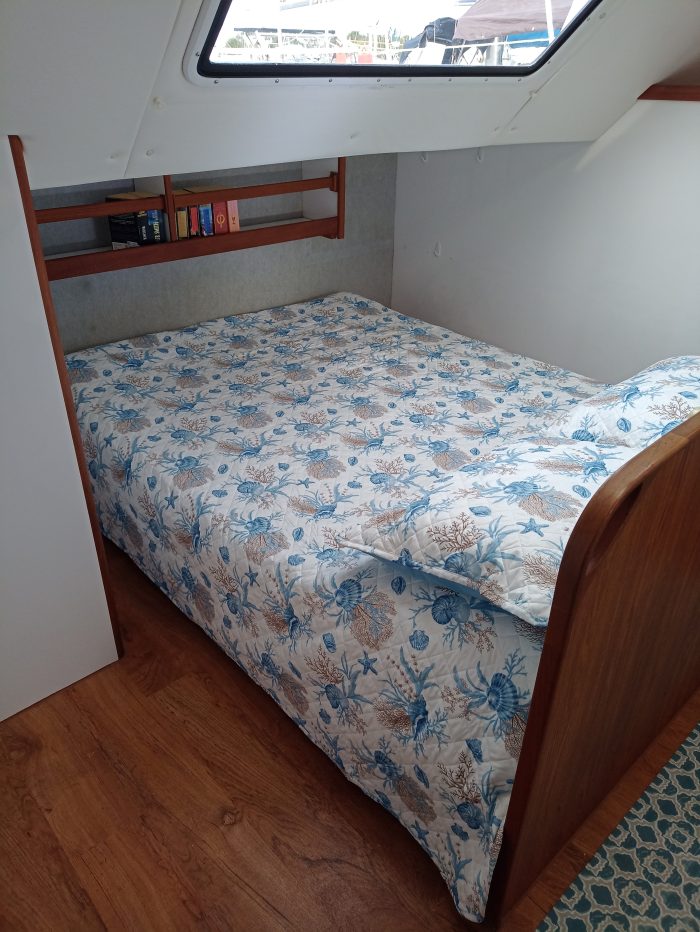 bed, Endeavour 44, catamaran for sale