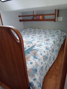 bed, Endeavour 44, catamaran for sale