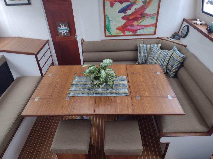 salon, Endeavour 44, catamaran for sale
