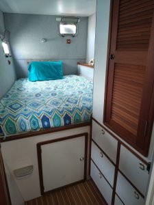 bed, Endeavour 44, catamaran for sale