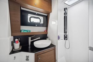 bath, Nautitech 46 Open, catamaran for sale