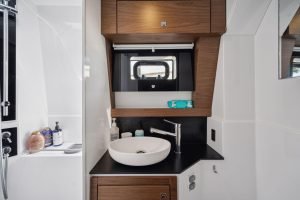 bath, Nautitech 46 Open, catamaran for sale
