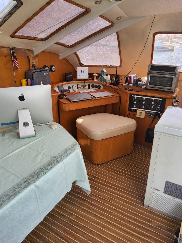 navigation station, Privilege 37, catamaran for sale