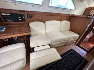 salon, Catalina 440 Morgan, sailboat for sale