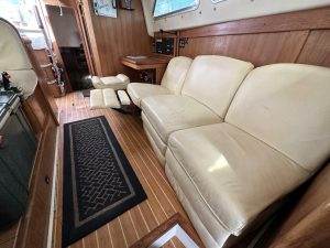 salon, Catalina 440 Morgan, sailboat for sale