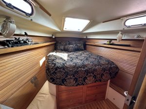 bed, Catalina 440 Morgan, sailboat for sale