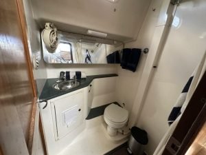 bath, Catalina 440 Morgan, sailboat for sale