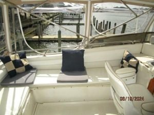 cockpit, Mainship 40, trawler for sale