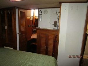 bath, Mainship 40, trawler for sale