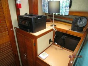 navigation station, Mainship 40, trawler for sale