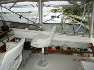 cockpit, Mainship 40, trawler for sale
