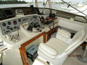helm, Mainship 40, trawler for sale