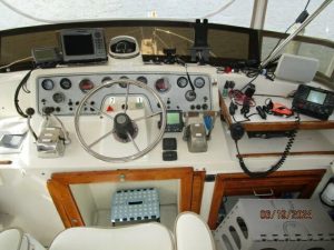 helm, Mainship 40, trawler for sale