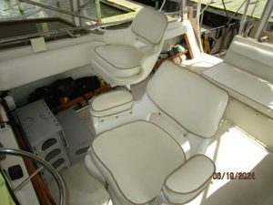 helm, Mainship 40, trawler for sale