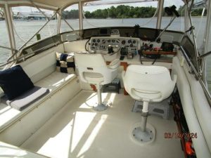helm, Mainship 40, trawler for sale