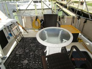 cockpit, Mainship 40, trawler for sale