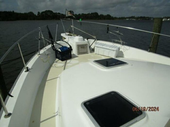 deck, Mainship 40, trawler for sale