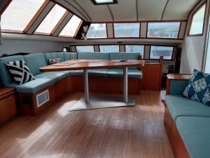 salon, Morrelli and Melvin, catamaran for sale