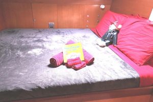 bed, Lagoon 410, catamaran for sale