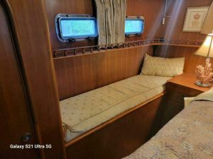 bed, Marine Trader 50 Wide Body, trawler for sale
