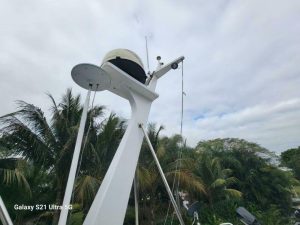 deck, Marine Trader 50 Wide Body, trawler for sale