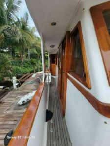 deck, Marine Trader 50 Wide Body, trawler for sale