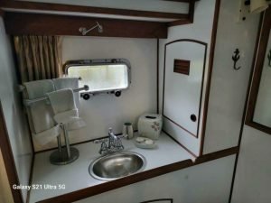 bath, Marine Trader 50 Wide Body, trawler for sale