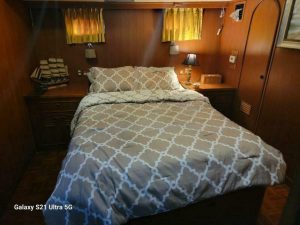 bed, Marine Trader 50 Wide Body, trawler for sale