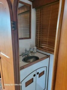 bath, Marine Trader 50 Wide Body, trawler for sale