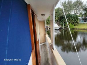 deck, Marine Trader 50 Wide Body, trawler for sale