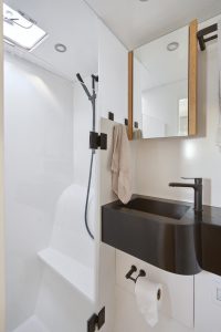bath, Balance 442, catamaran for sale