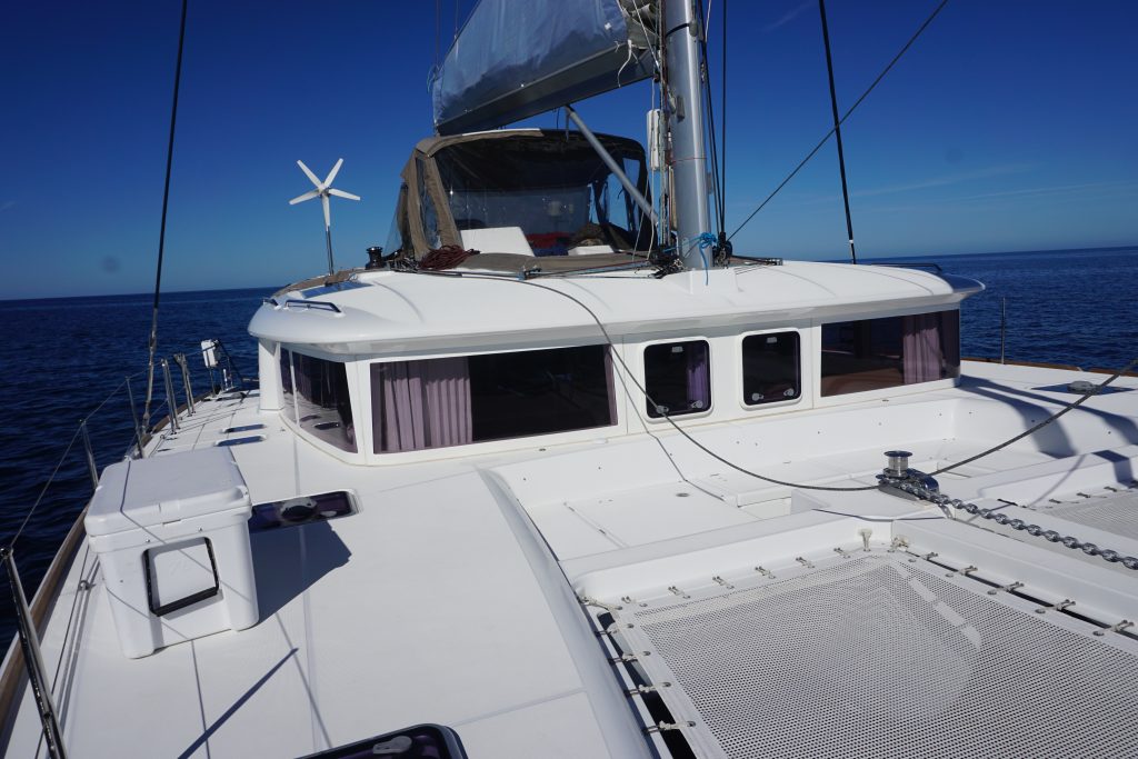 Exterior view of the 2015 Lagoon 450F catamaran S/V Clapotis