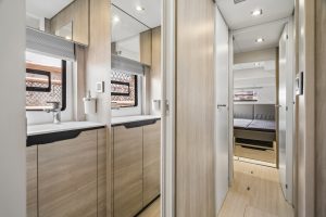 bath, Catana 50, catamaran for sale
