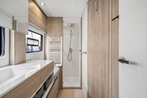 bath, Catana 50, catamaran for sale