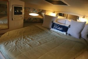 bed, Sea Ray, trawler for sale