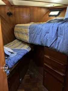 bed, Defever 49, trawler for sale