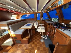 navigation station, Defever 49, trawler for sale