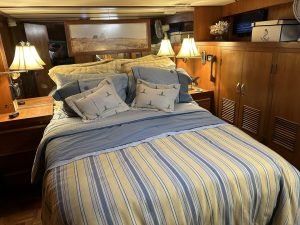 bed, Defever 49, trawler for sale