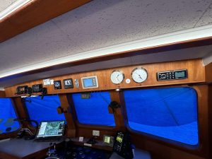 navigation station, Defever 49, trawler for sale