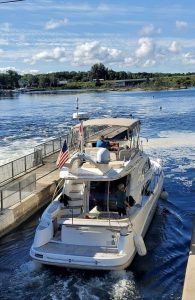 underway, Sealine T47, trawler for sale