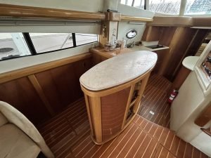 salon, Sealine T47, trawler for sale
