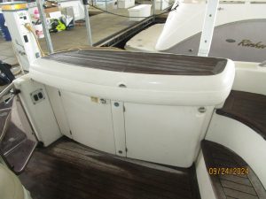 cockpit, Sealine T47, trawler for sale