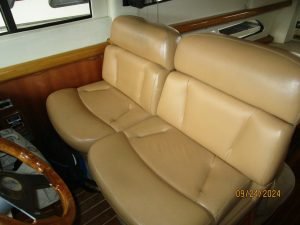 salon, Sealine T47, trawler for sale