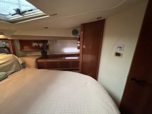 bed, Sealine T47, trawler for sale