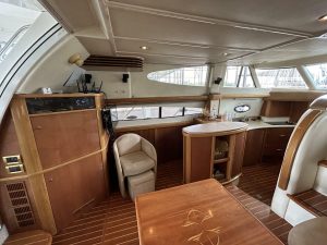 salon, Sealine T47, trawler for sale
