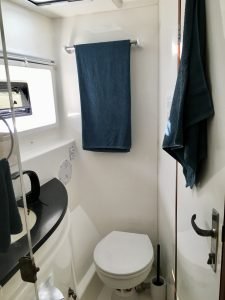 bath, Leopard 48, catamaran for sale